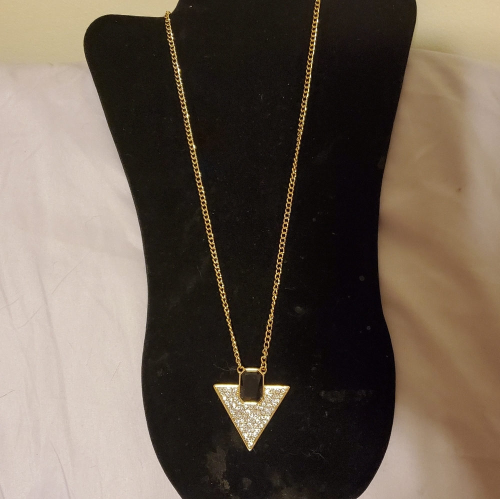 Nwt - Forever 21 triangle pendant necklace